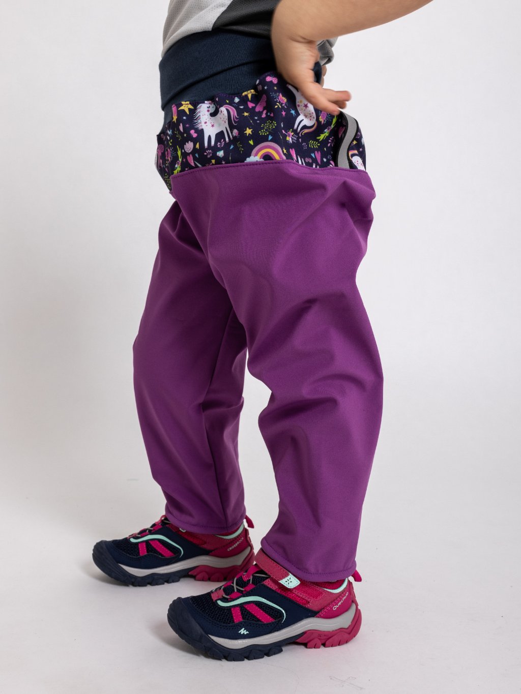 UNUO Batolecí softshellové kalhoty s fleecem Basic, ostružinová jednorožci