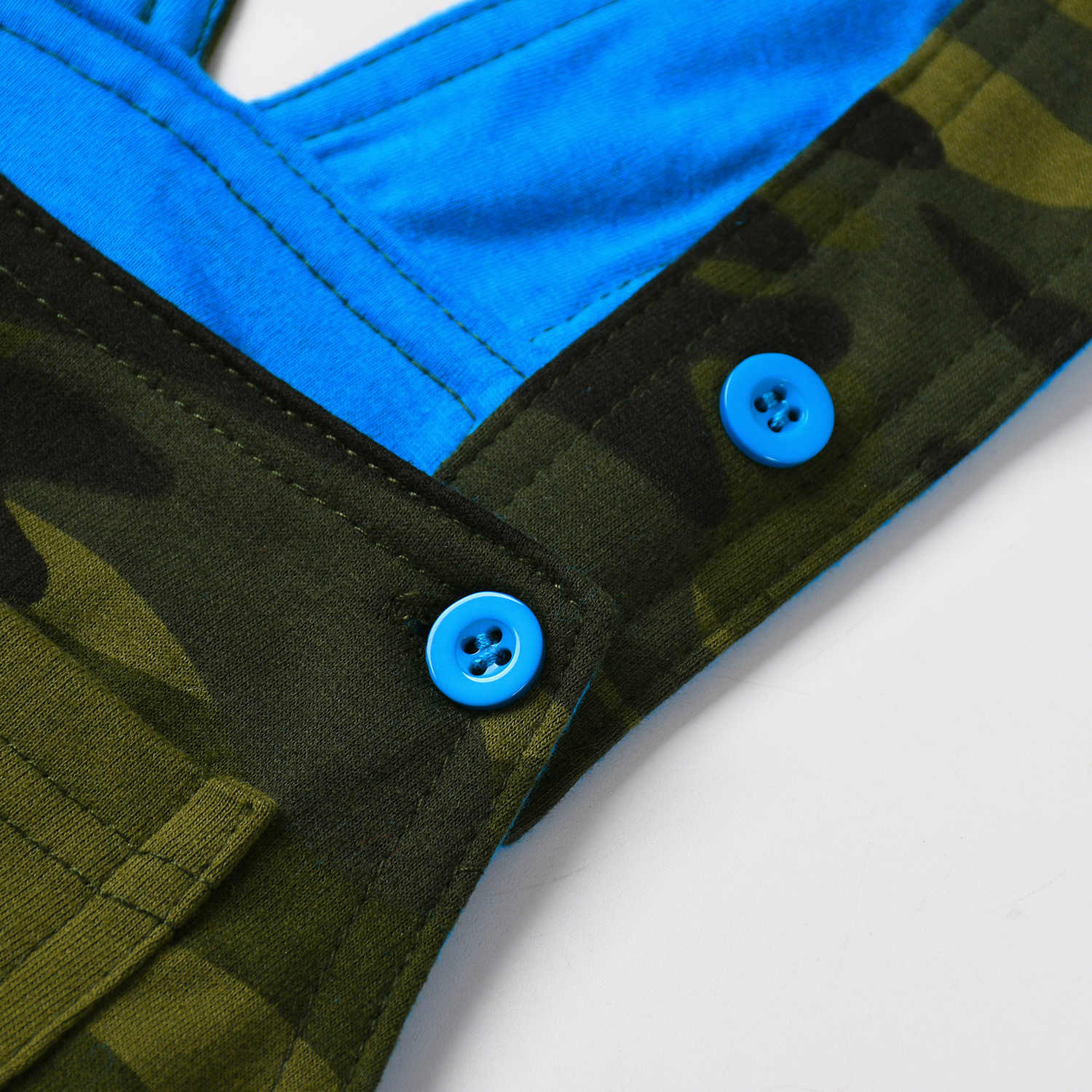 Dětské tepláky s laclem KUGO ST7733, maskáč + modrá aplikace