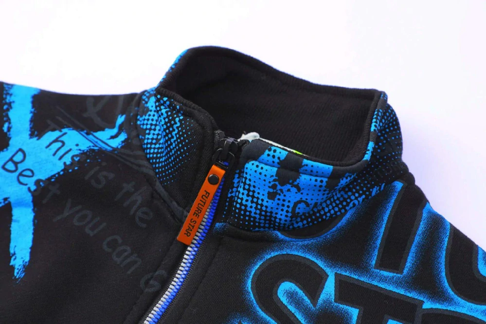 Teplá chlapecká mikina Kugo GM8672 černá / modrá aplikace