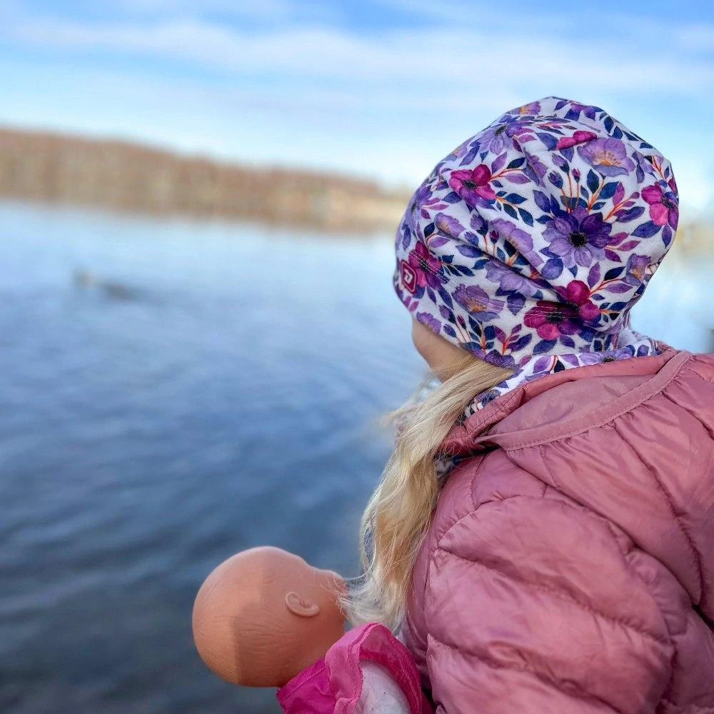 Flísová čepice Dráče Yetti - vzor 20 - fialová - květy