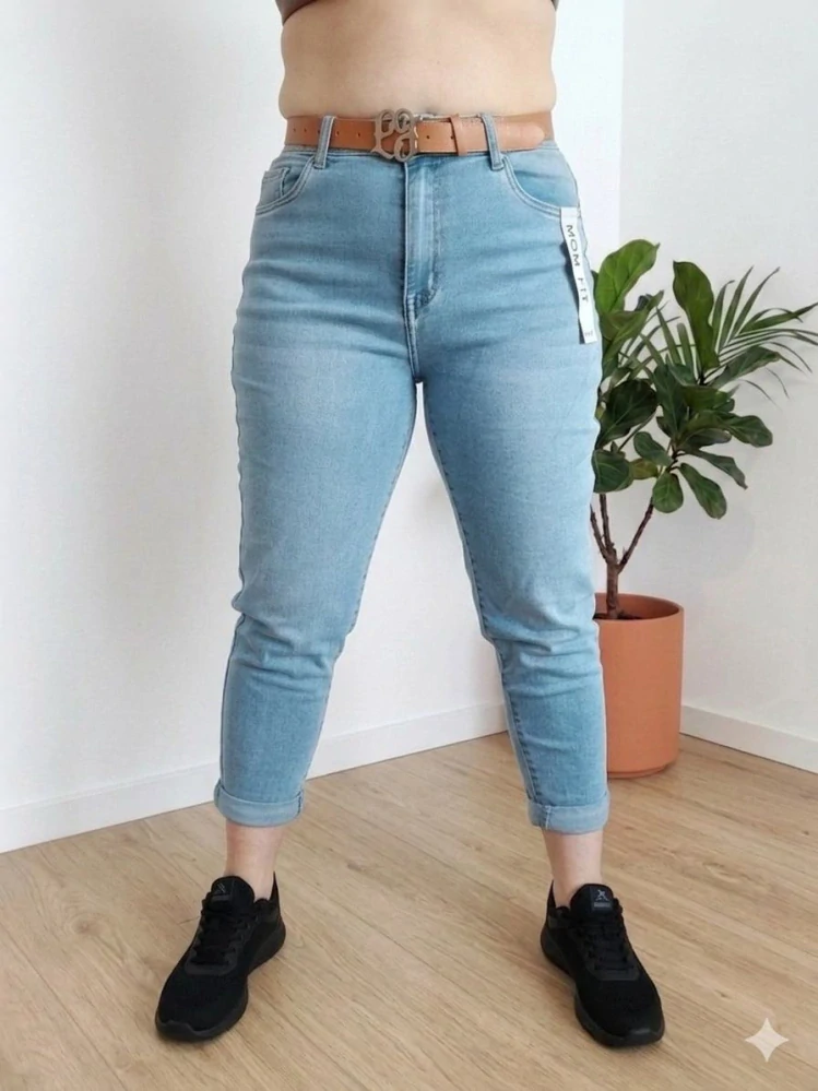 Stylové Mom Fit džíny s vysokým pasem a páskem - pohodlné elastické džíny modré