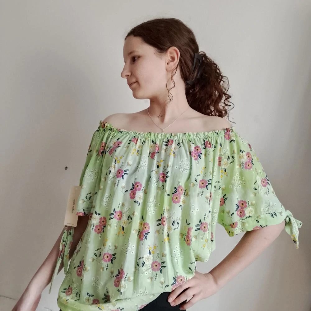 Dámská bavlněná halenka Anička zelená s kvítky