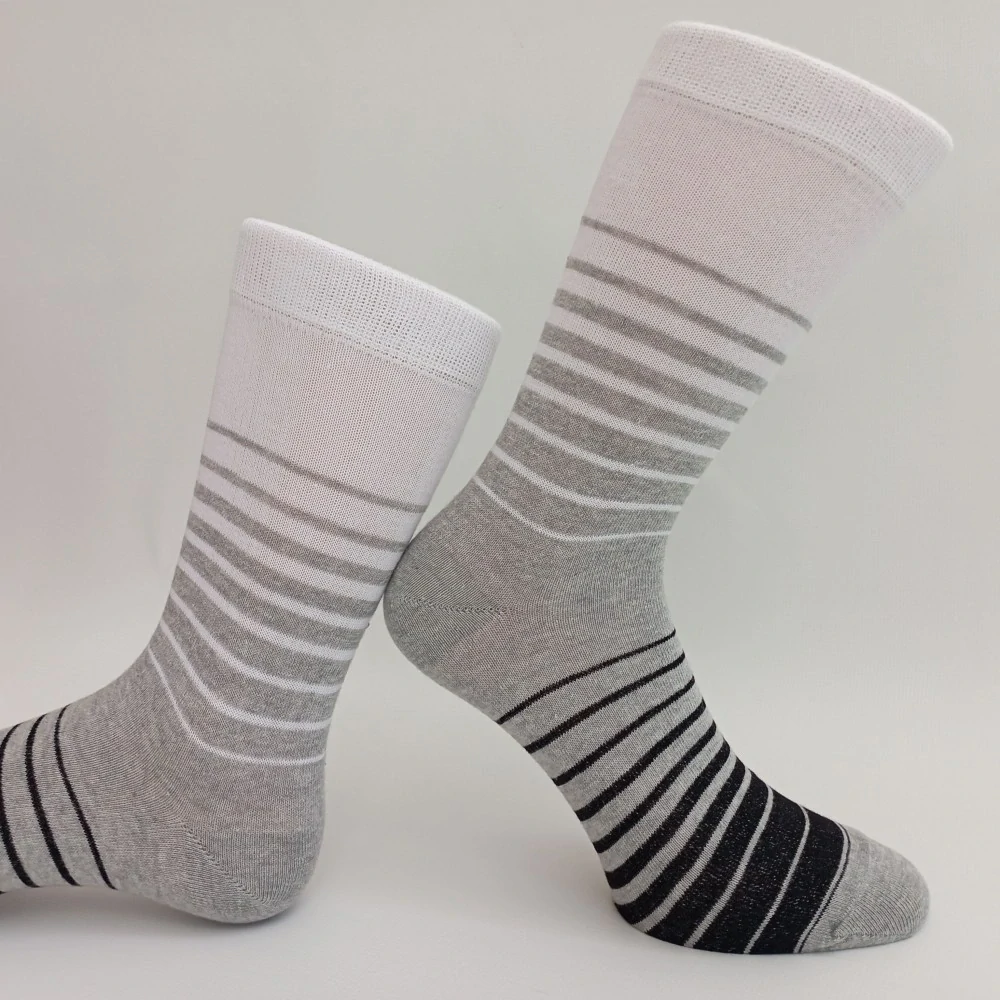 Barevné dívčí a dámské ponožky Trepon Laura bílé