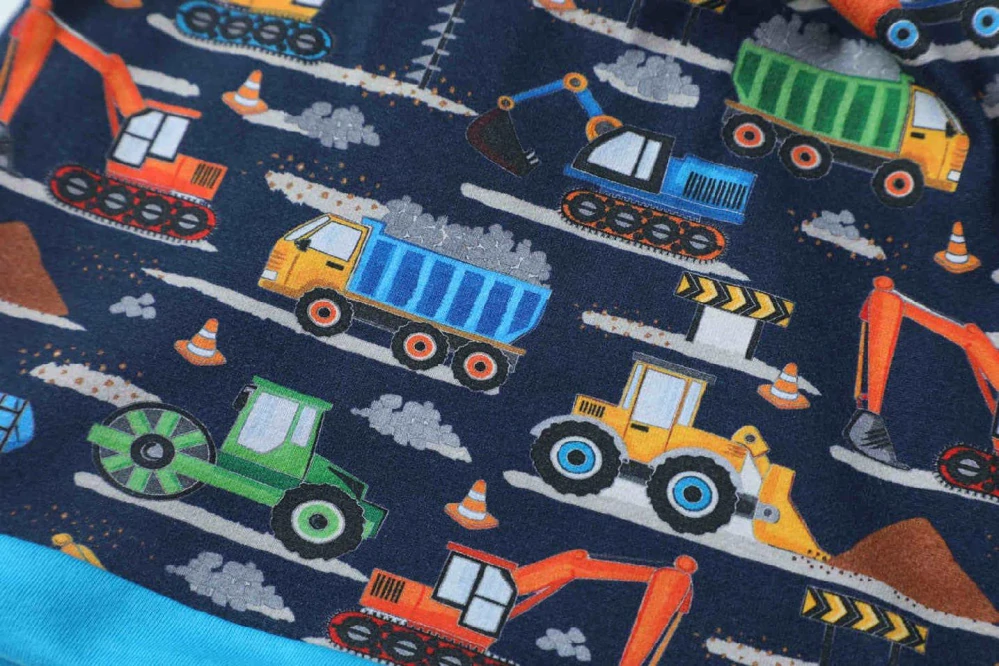 Chlapecká jarní/podzimní čepice Kugo CF5625 – stavební stroje