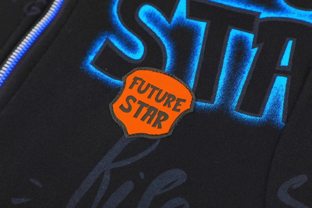 Teplá chlapecká mikina Kugo GM8672 černá / modrá aplikace