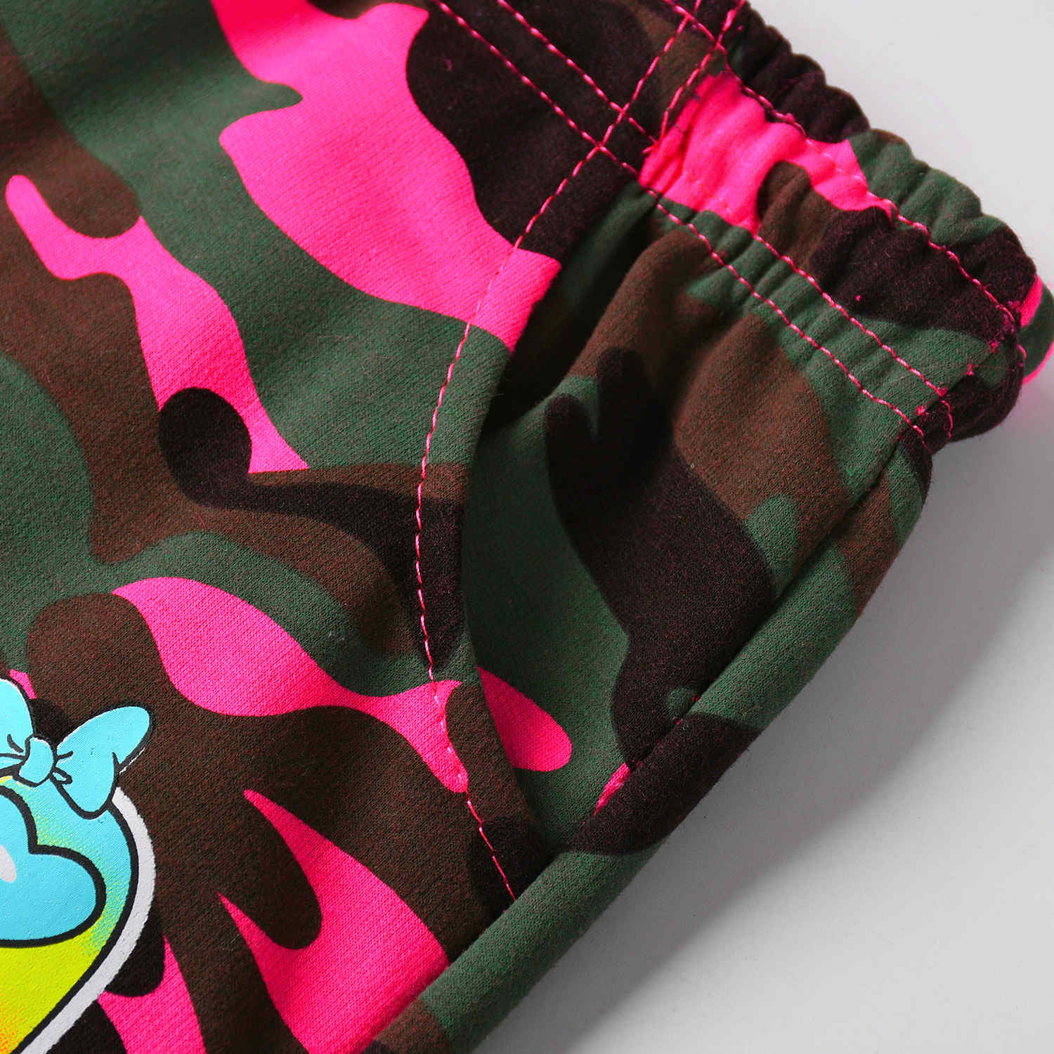 Dívčí maskáčové kraťasy KUGO TM6216, růžový maskáč