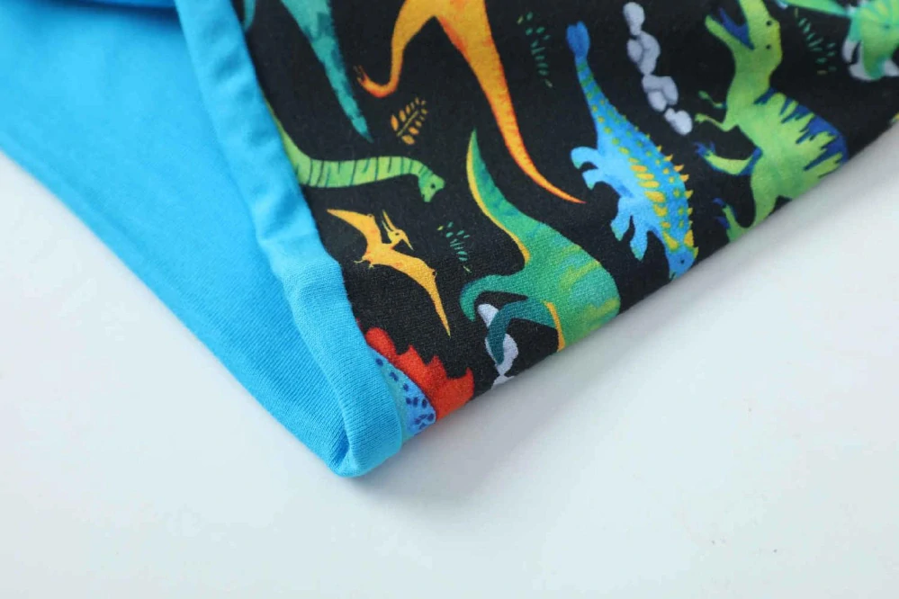 Chlapecká jarní/podzimní čepice Kugo CF5625 – dinosauři