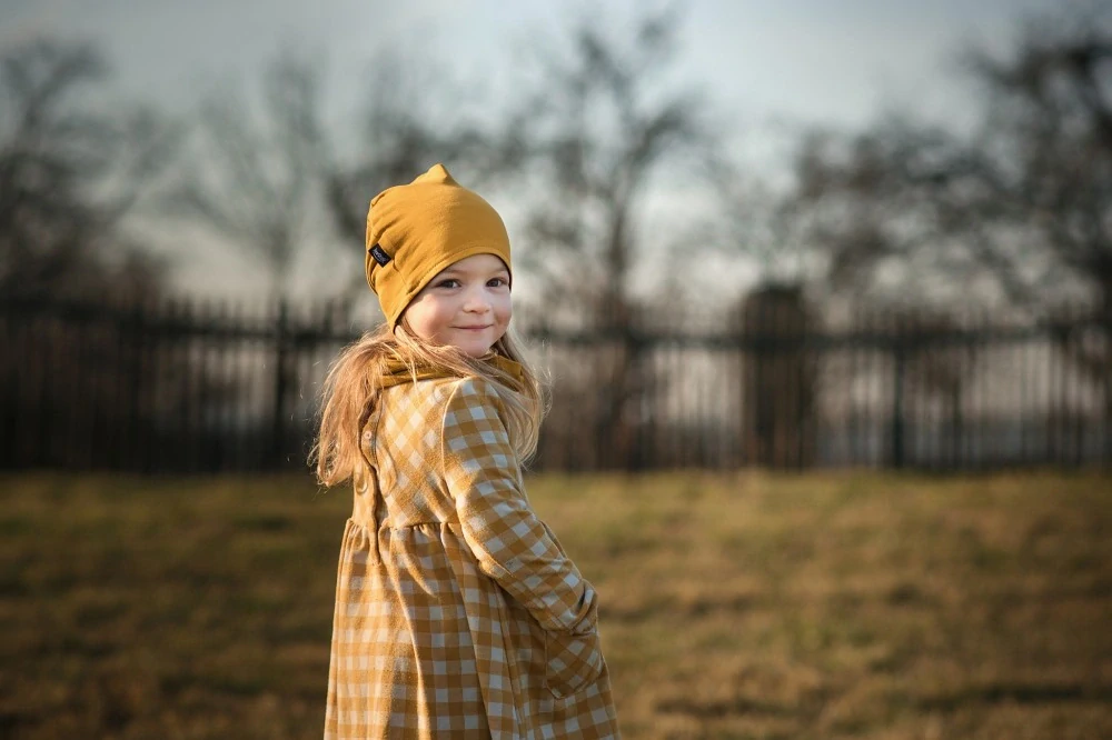 Dětská čepice Jožánek bavlněná, oboustranná + nákrčník - hořčicová