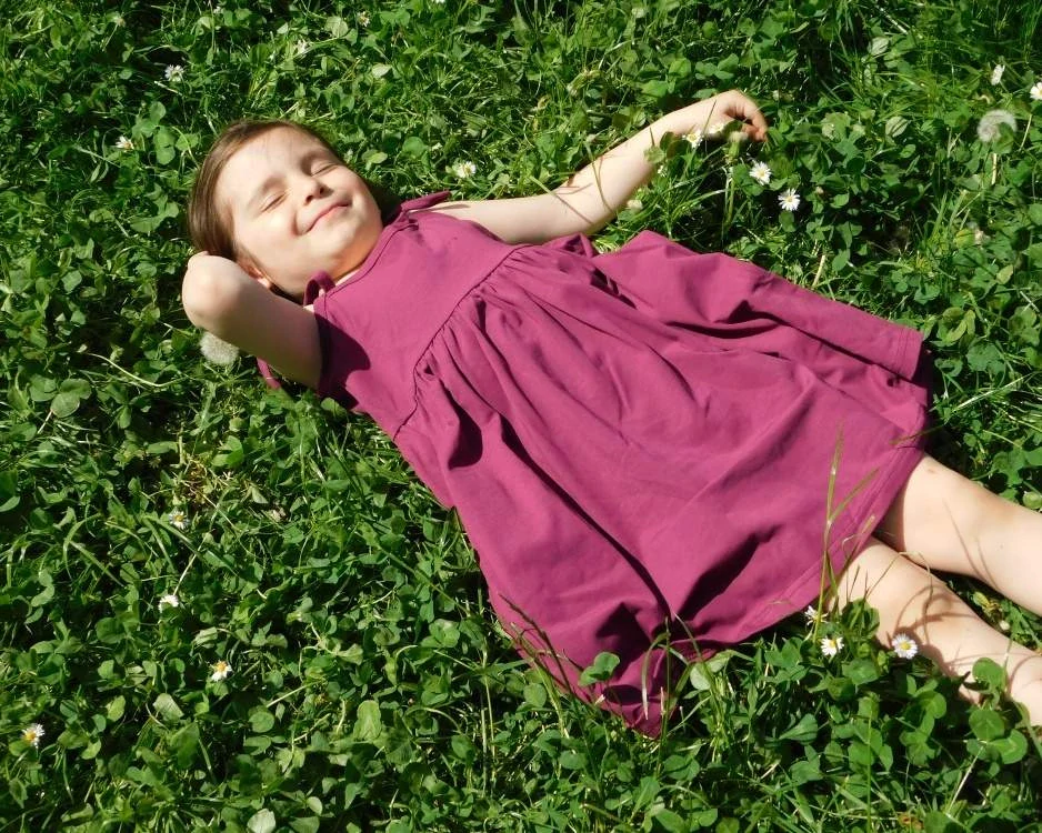 Dívčí šaty Jožánek s vázáním na ramenou, cyklámen