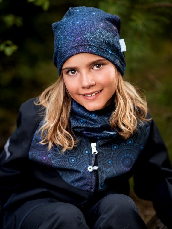 UNUO Dětská fleecová čepice Homeless, temná mandala