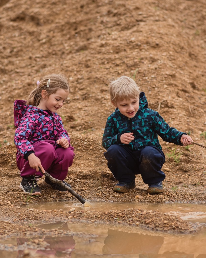 JOŽÁNEK Dětská softshellová kombinéza, zelený maskáč