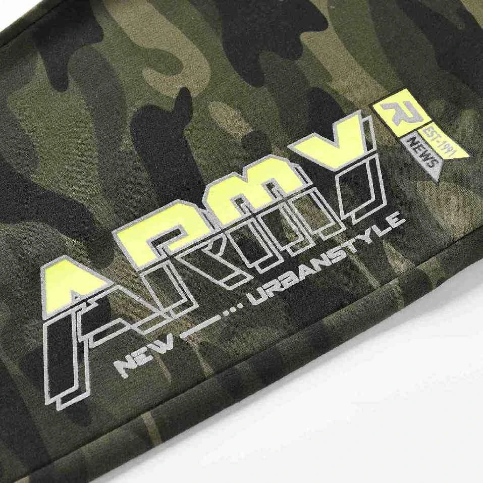 Chlapecké maskáčové tepláky Kugo TM8225 zelené / signální doplňky