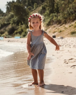 Dívčí šaty Jožánek s vázáním na ramenou, šedý melír