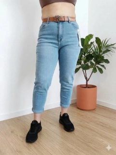 Stylové Mom Fit džíny s vysokým pasem a páskem - pohodlné elastické džíny modré