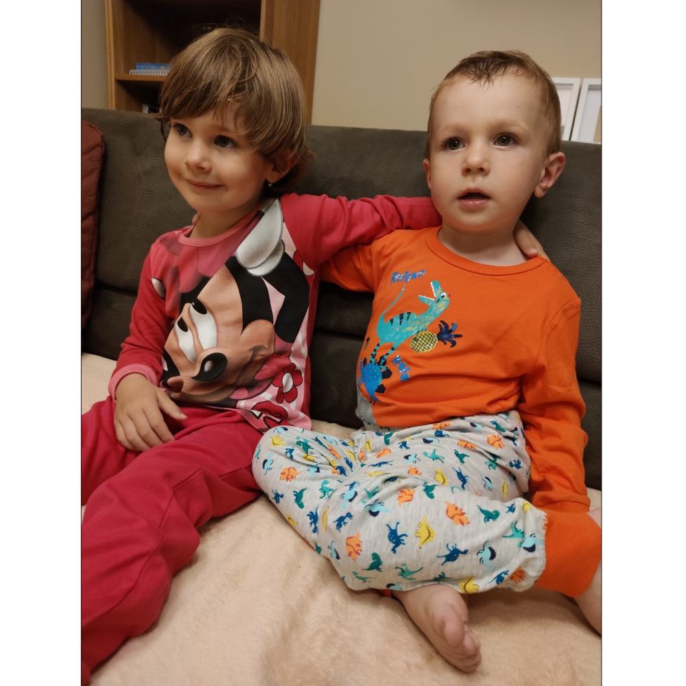 Spokojení zákazníci v pyžámkách Wolf a Minnie